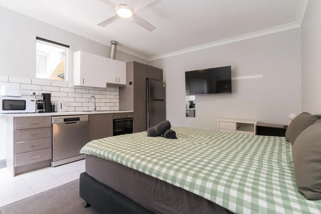 Sandy Bottoms Guesthouse - photo 27