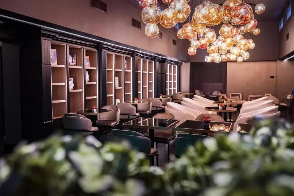 U-Visionary Roma Hotel - photo 17