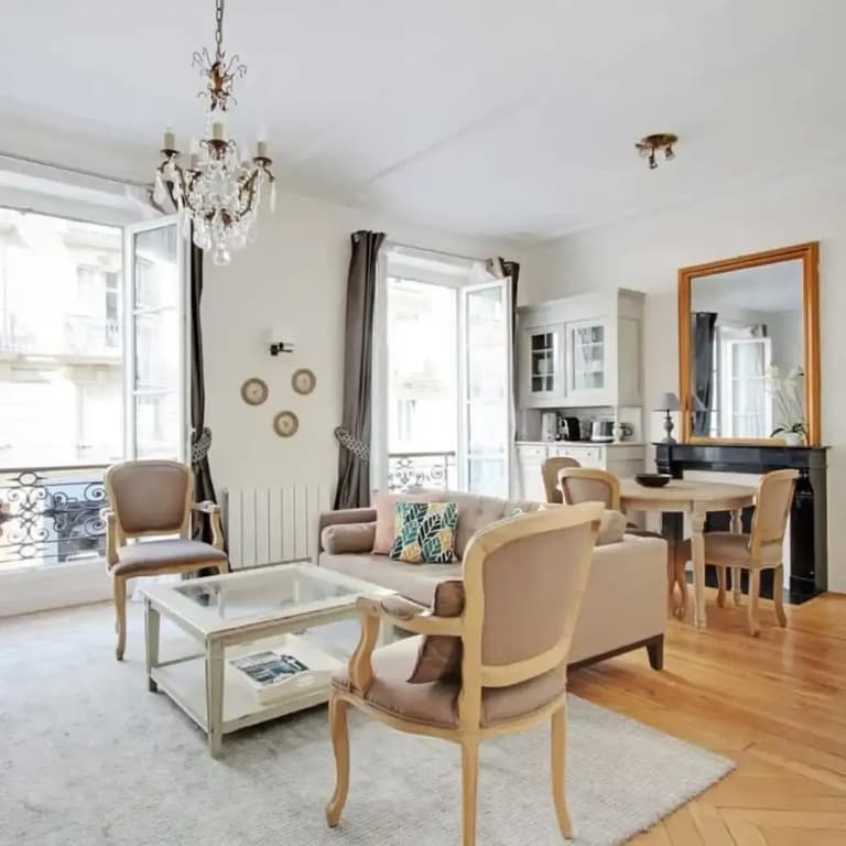 Eiffel Market Charming 2 Bed Apt Near Invalides - photo 5