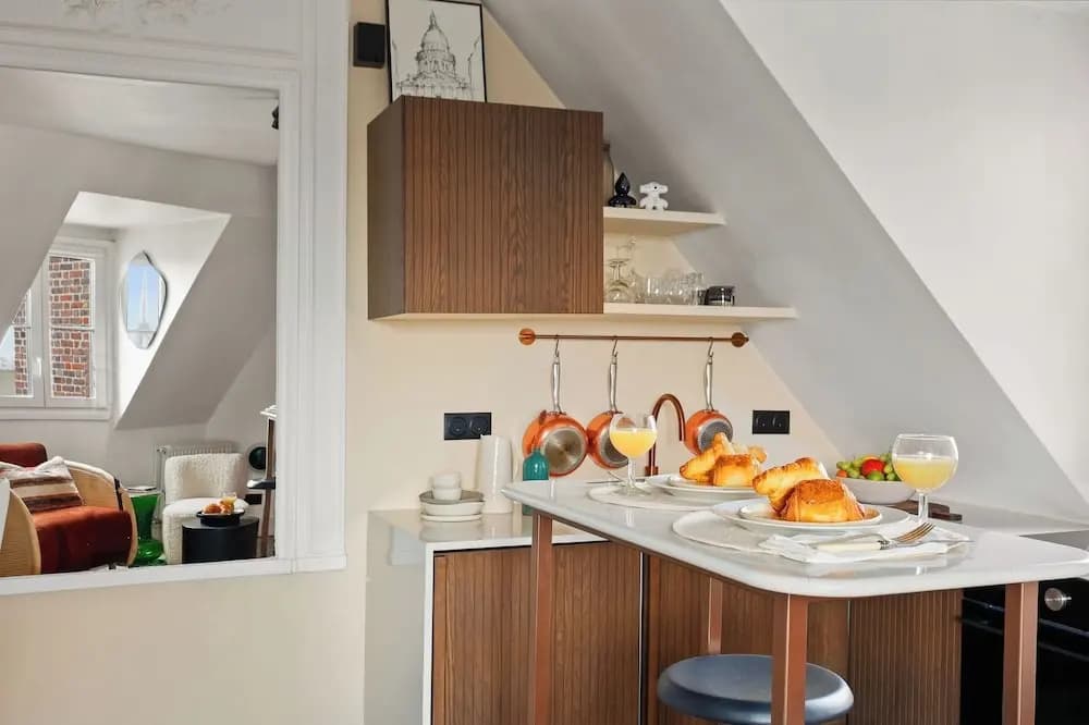 Stylish 1BR Parc Monceau Retreat - photo 10