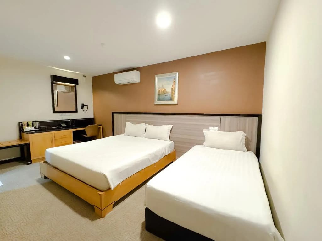 Hallmark View Hotel - photo 5