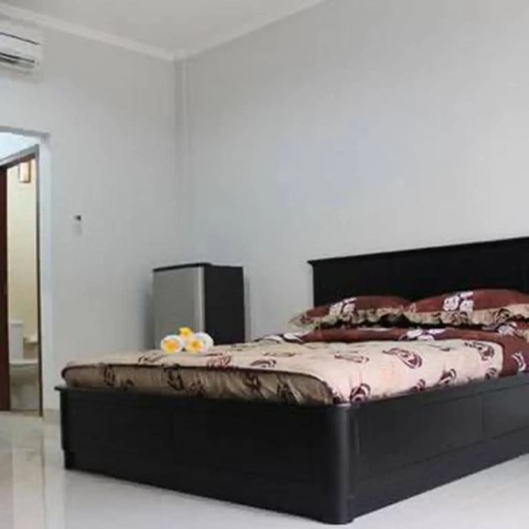 Swandewi Homestay - photo 2
