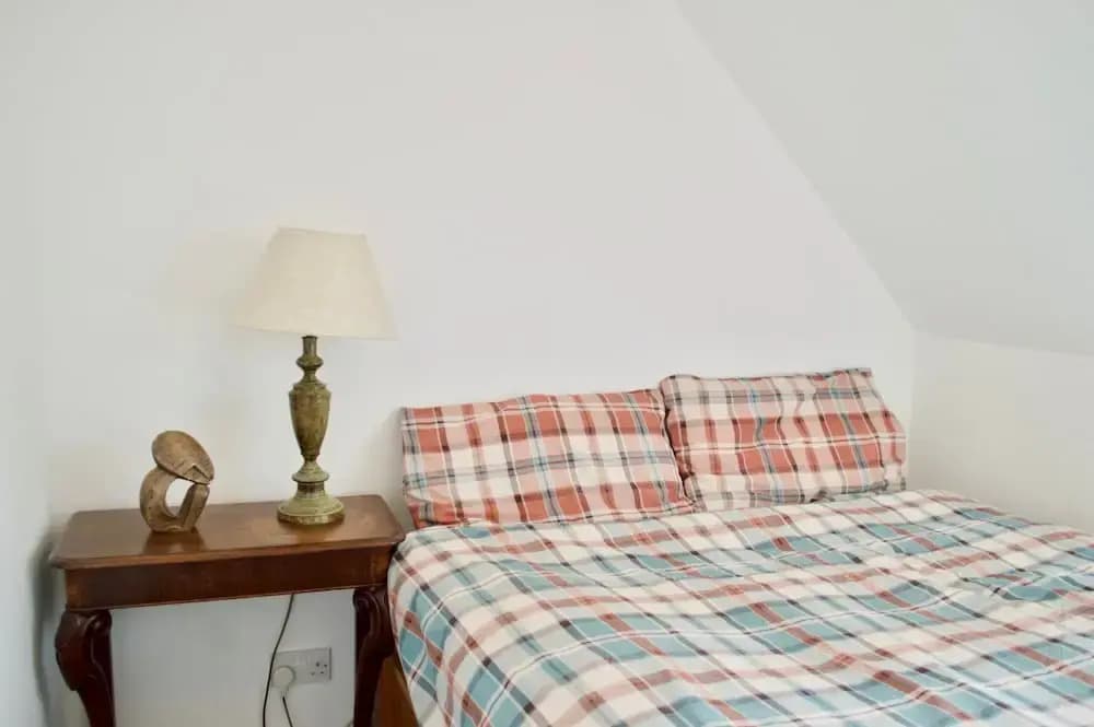 Central 2 Bedroom Flat With Great Views - photo 4