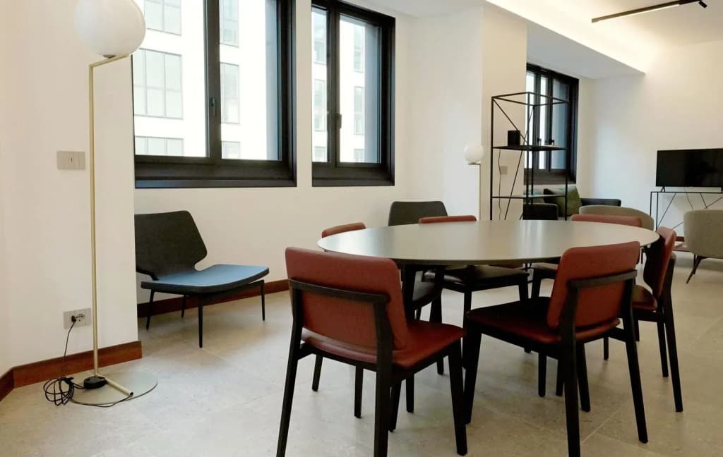 San Babila Modern Apartment - photo 18