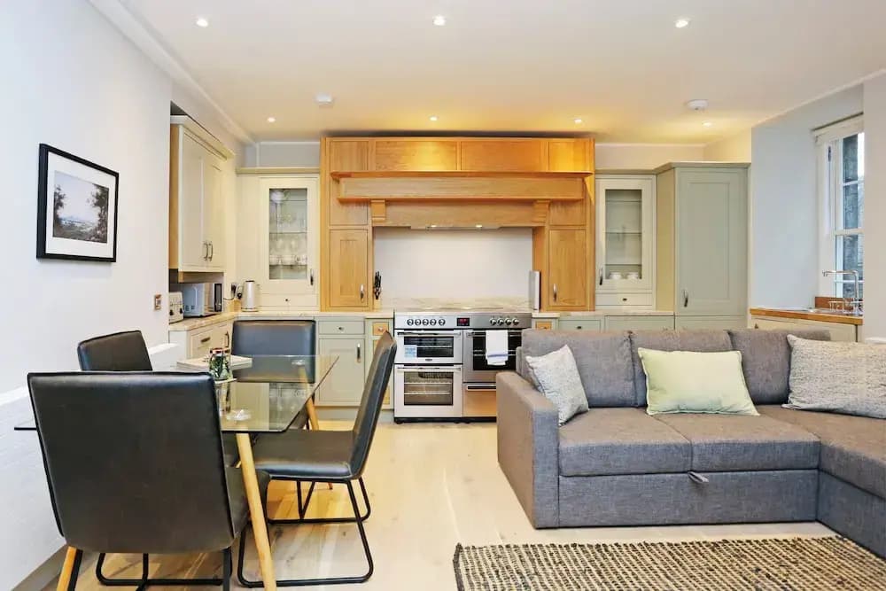 JOIVY Newly Refurbished Apartment on the Historic Royal Mile - photo 4