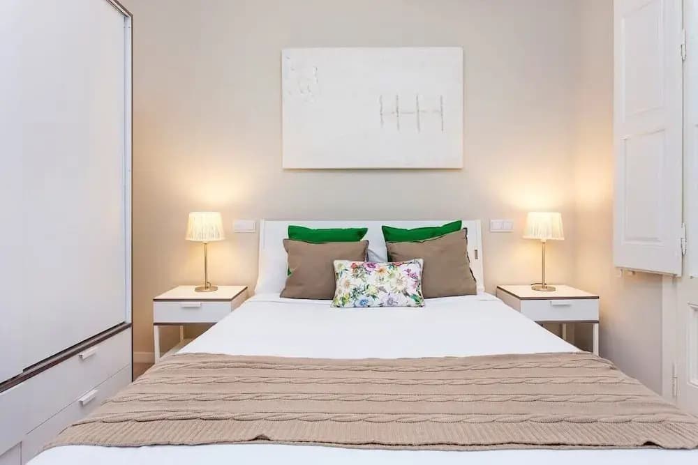 Trendy 3 Bedroom Flat in Central Area - photo 3