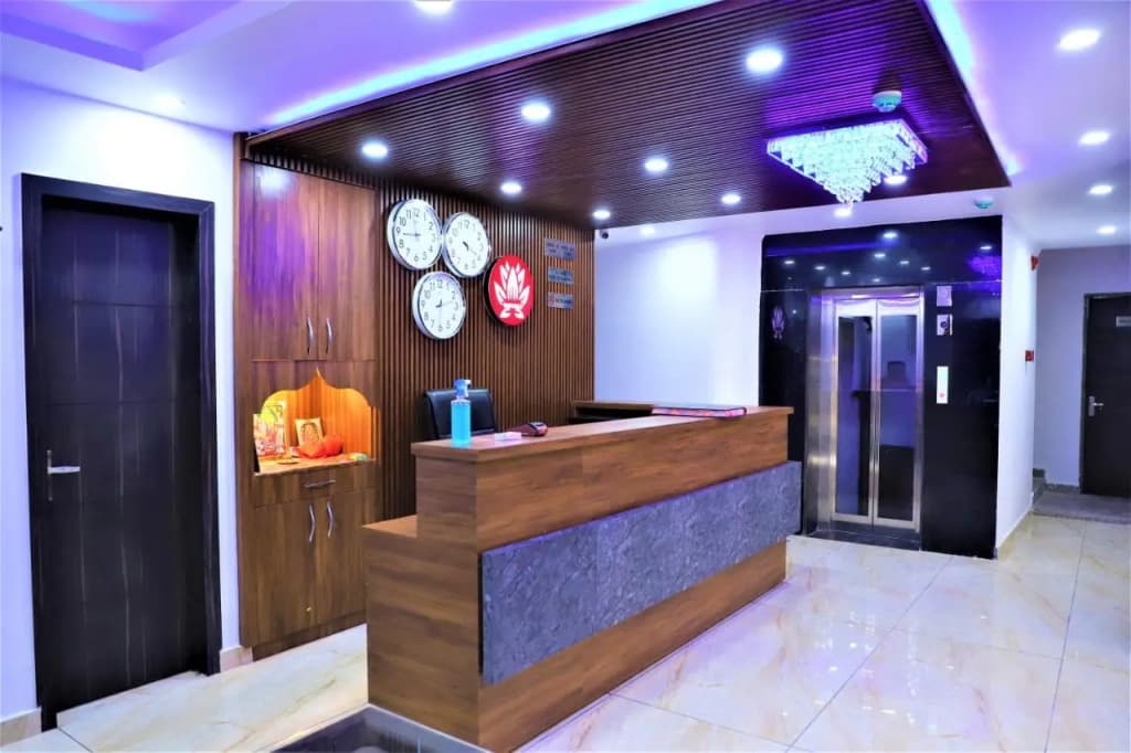 Airport Hotel Shivaka Inn - photo 6
