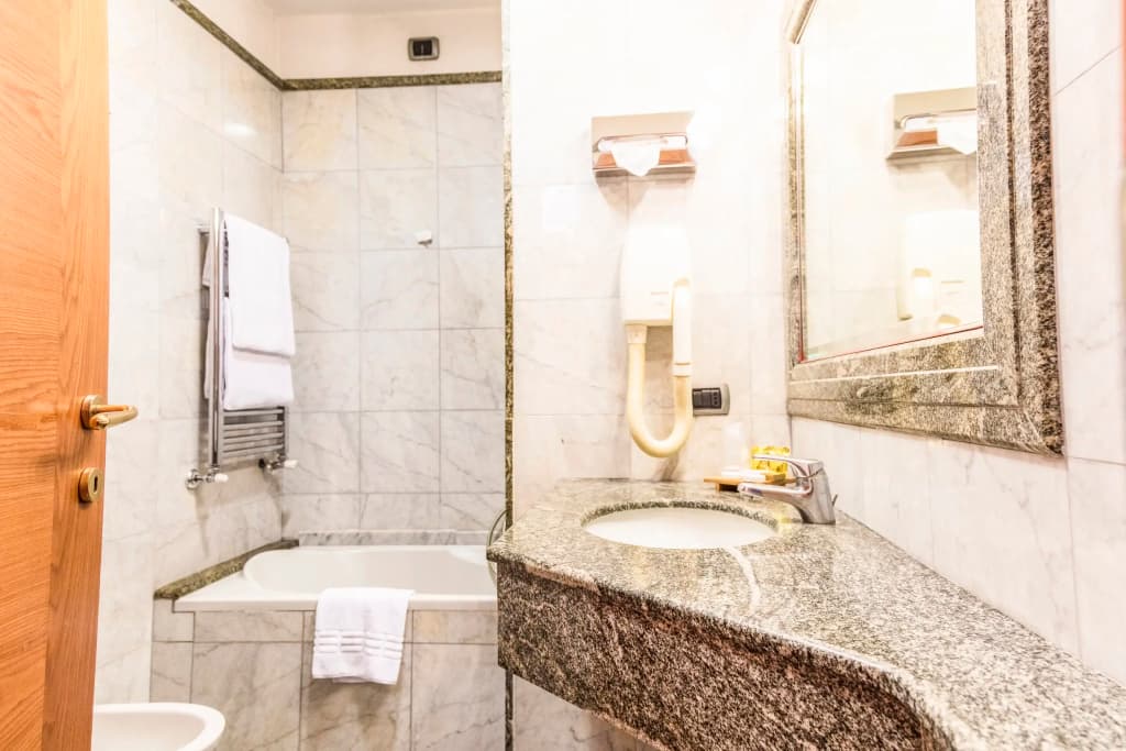 Hotel Giolli Nazionale - photo 9
