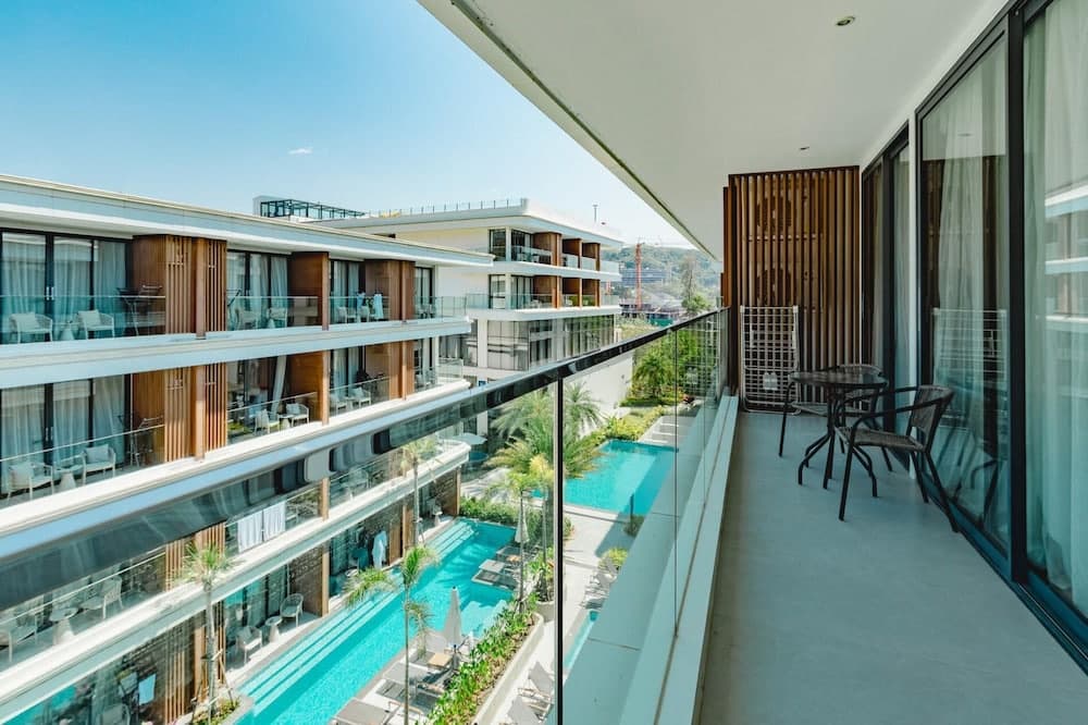 Unit 2303 Beachfront Pool-facing + Sea View - photo 15