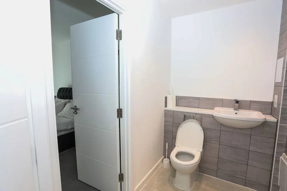 Exquisite One Bed Apartment - photo 7