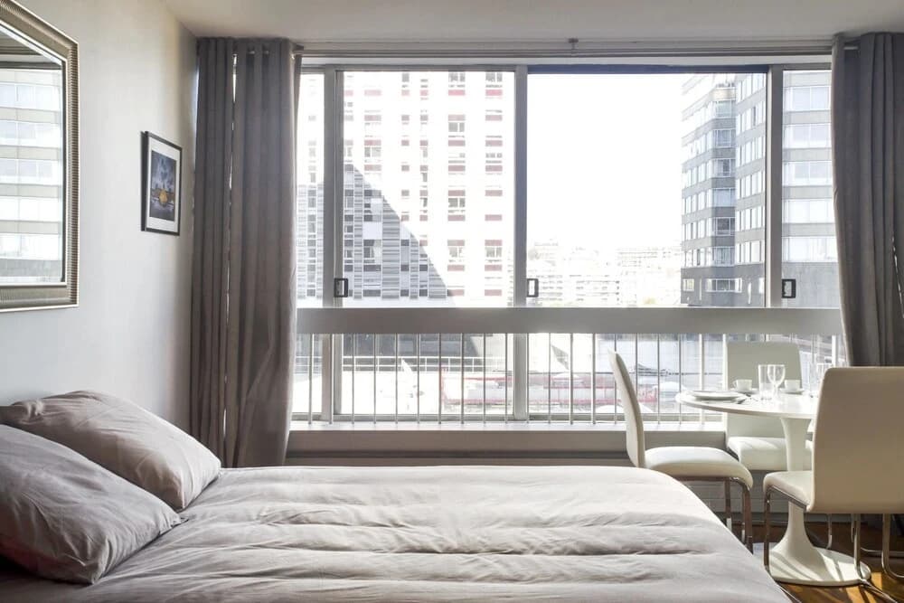 Apartment With one Bedroom in Paris, With Wonderful City View, Furnish - photo 3