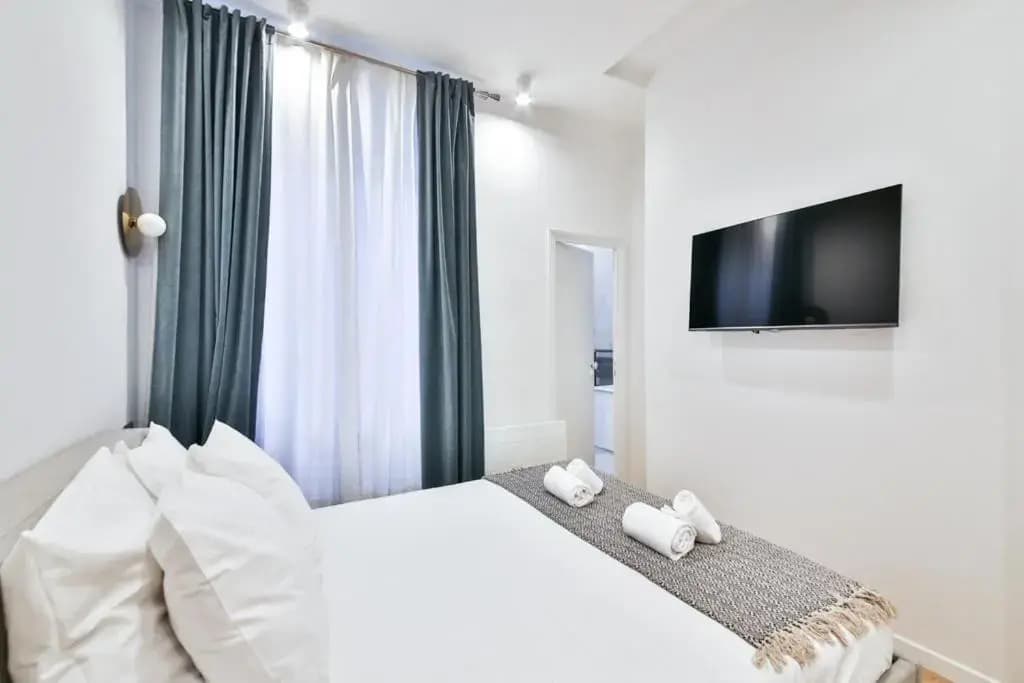 Champs Elysees!Montaigne, New Luxurious 6pers Flat - photo 1
