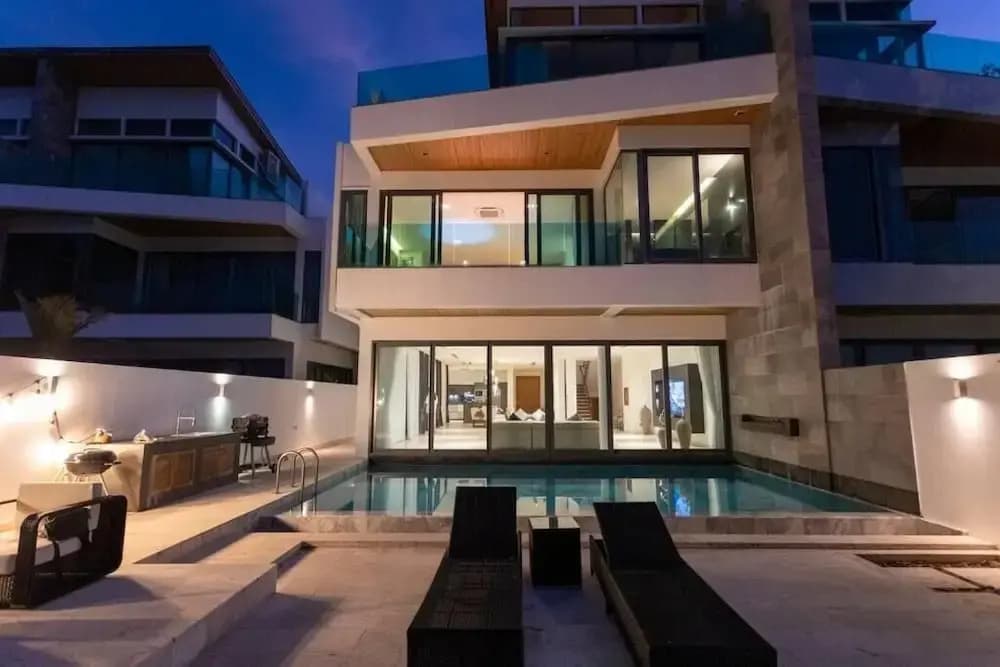 Beachfront Villa 3BR Infinity Pool V38 - photo 1