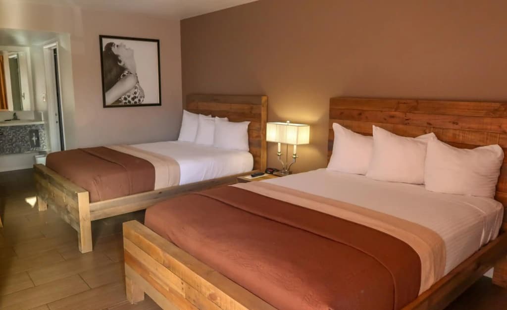 Thunderbird Hotel - photo 30