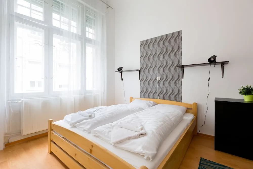 Budapest Apart-NAM-Queen Room - photo 4