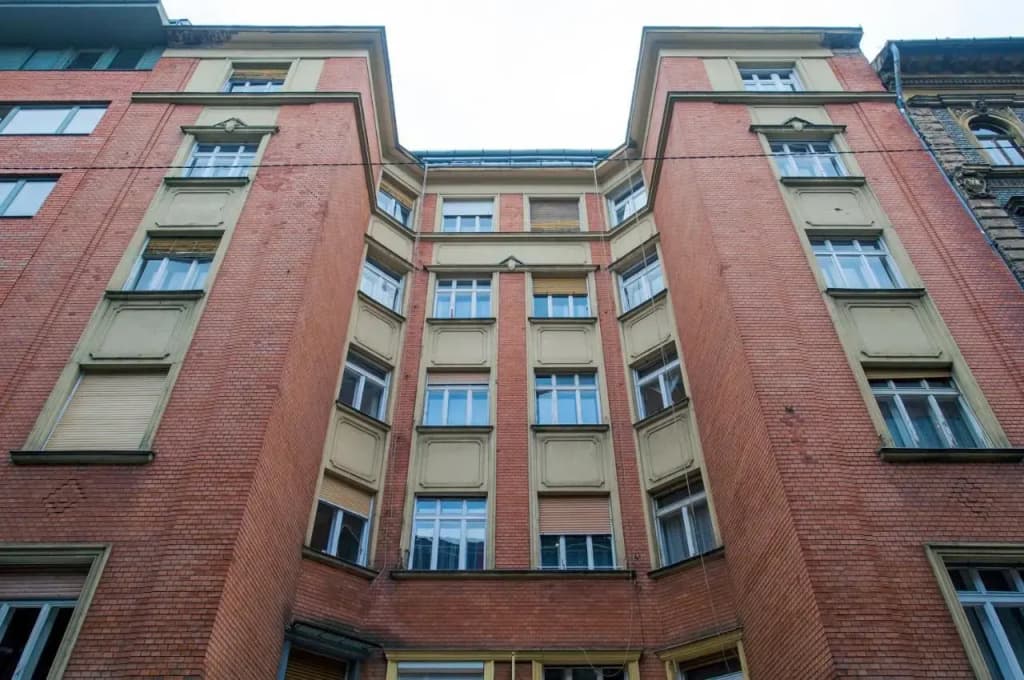 PARKING, AC, WIFI FLAT NEXT TO ANDRASSY Ave - photo 1