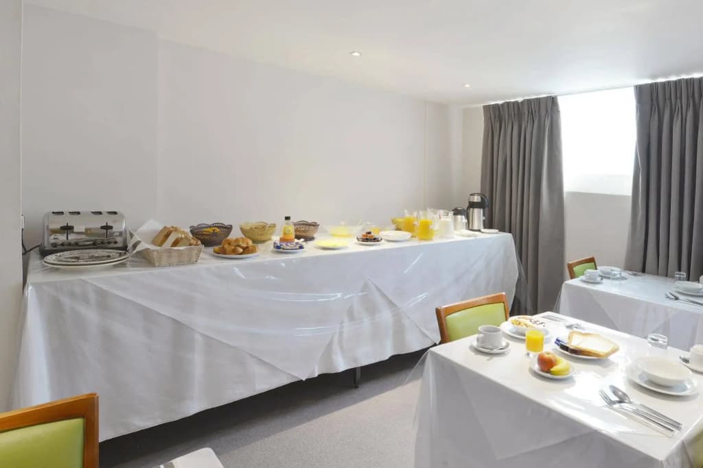So Kings Cross Hotel - photo 10