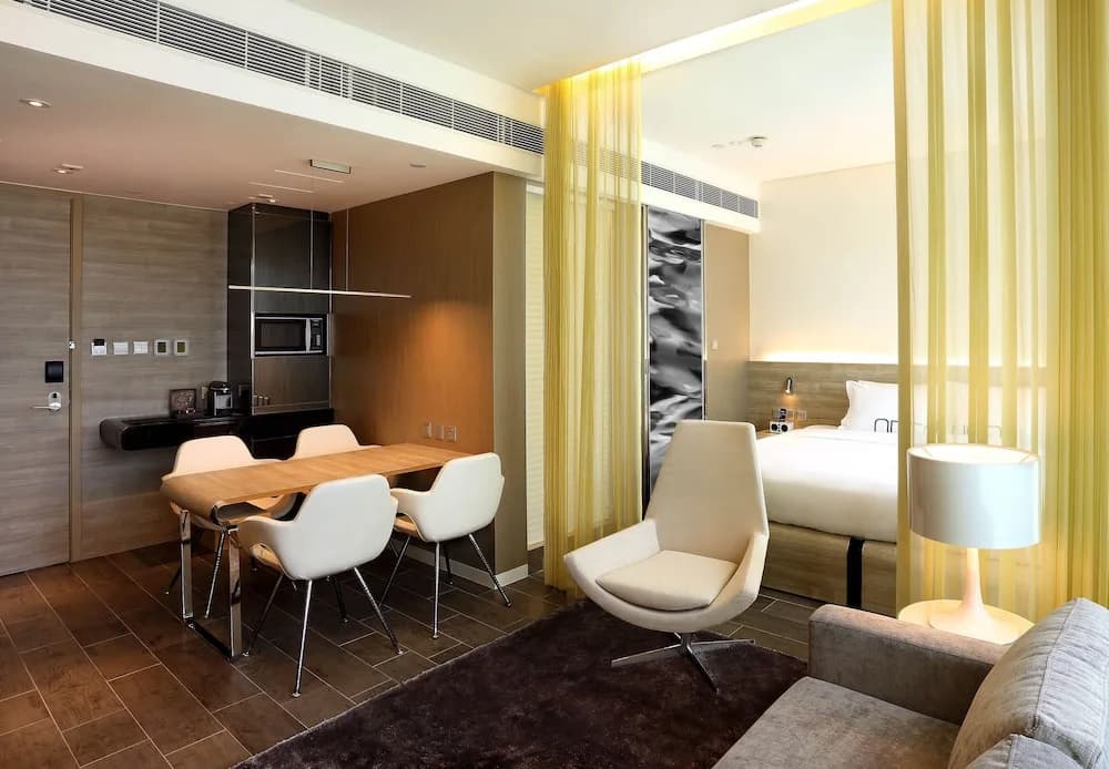 Lodgewood by Nina Hospitality丨Mong Kok - photo 13