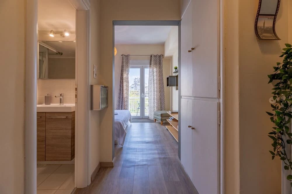 Renovated 3rd Floor Appartment - photo 3