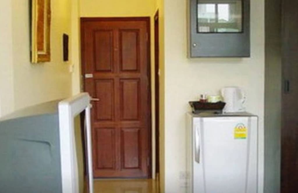 At 1150 villa - photo 3