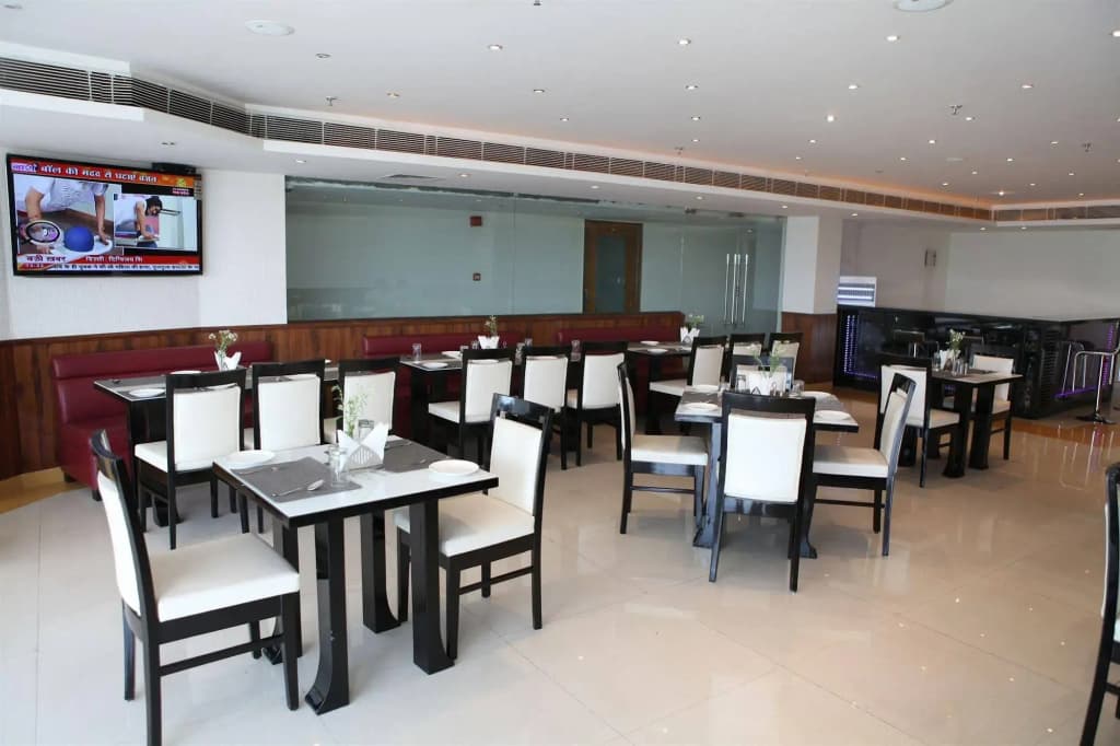 Hotel Ramhan Palace - photo 16