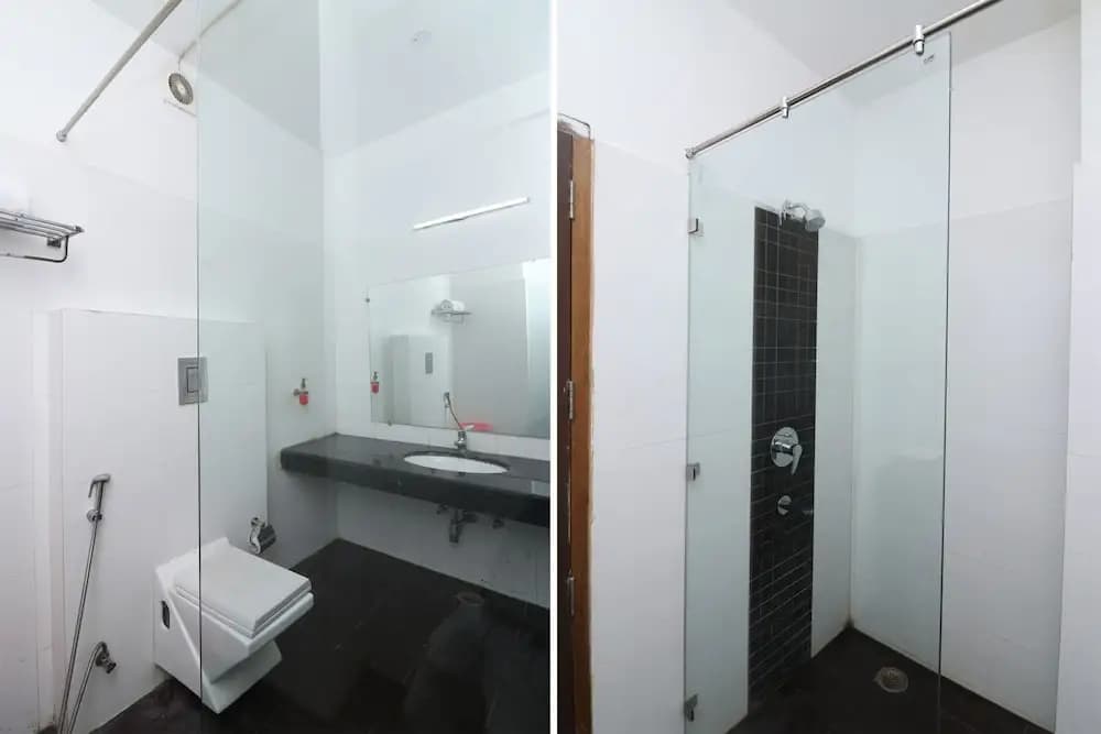 OYO 26911 Kcg Hotels - photo 8