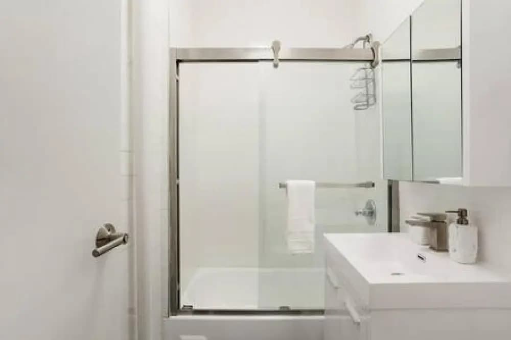 444-2e Modern 2BR Hell s Kitchen - photo 6