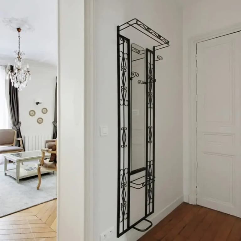 Eiffel Market Charming 2 Bed Apt Near Invalides - photo 10