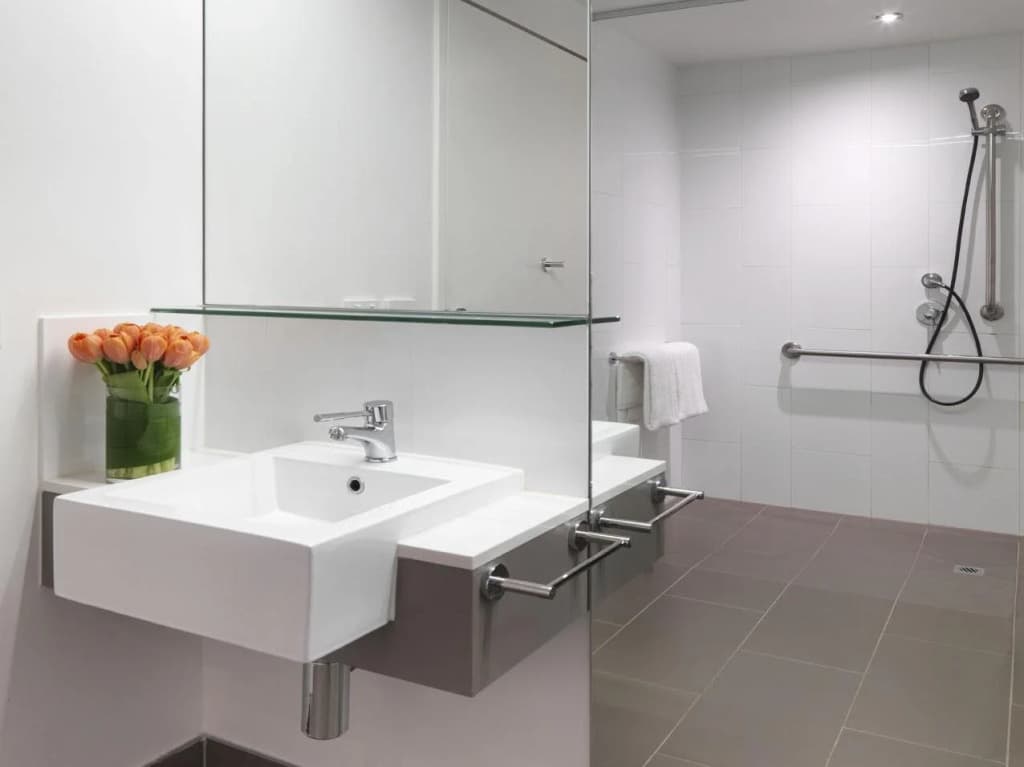 Travelodge Hotel Melbourne Docklands - photo 8