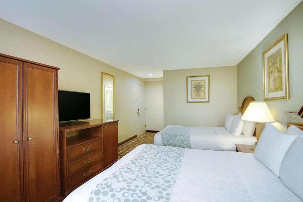 La Quinta Inn by Wyndham Queens (New York City) - photo 7