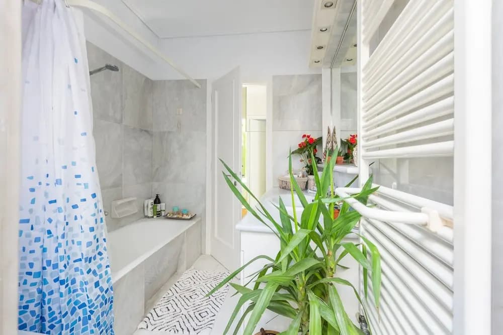 Sunny Luxurious 2Br 2Ba Apt In Athens - photo 9
