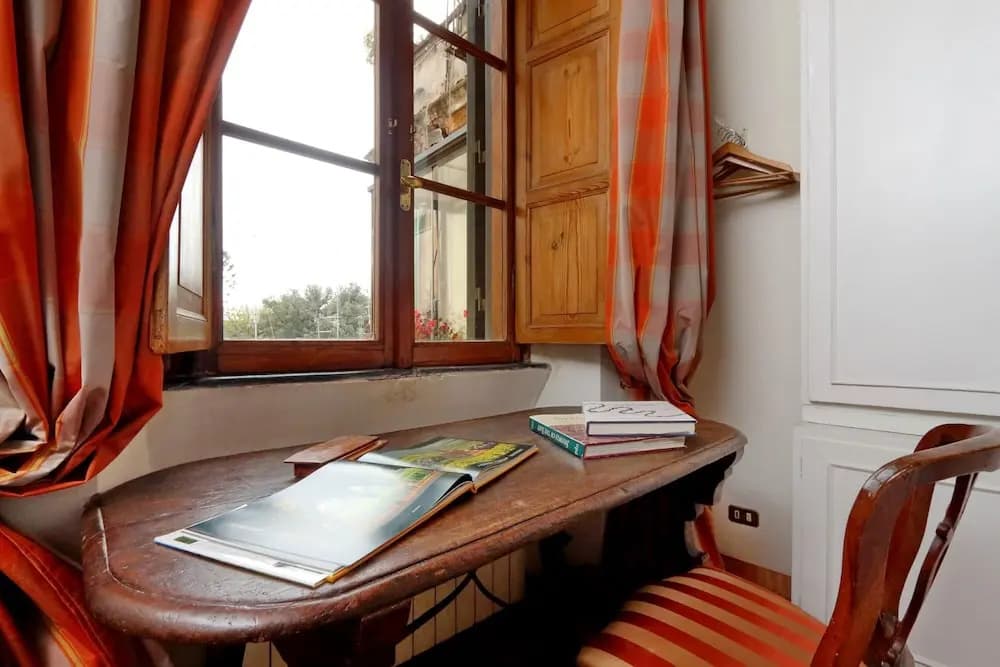 Treasurerome Colosseum Terrace 2BR - photo 7