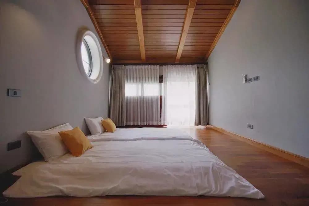 Yellow Pillow Village - photo 2