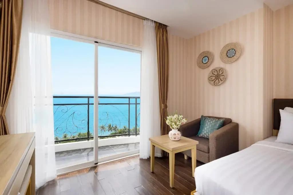 DB Hotel - photo 4
