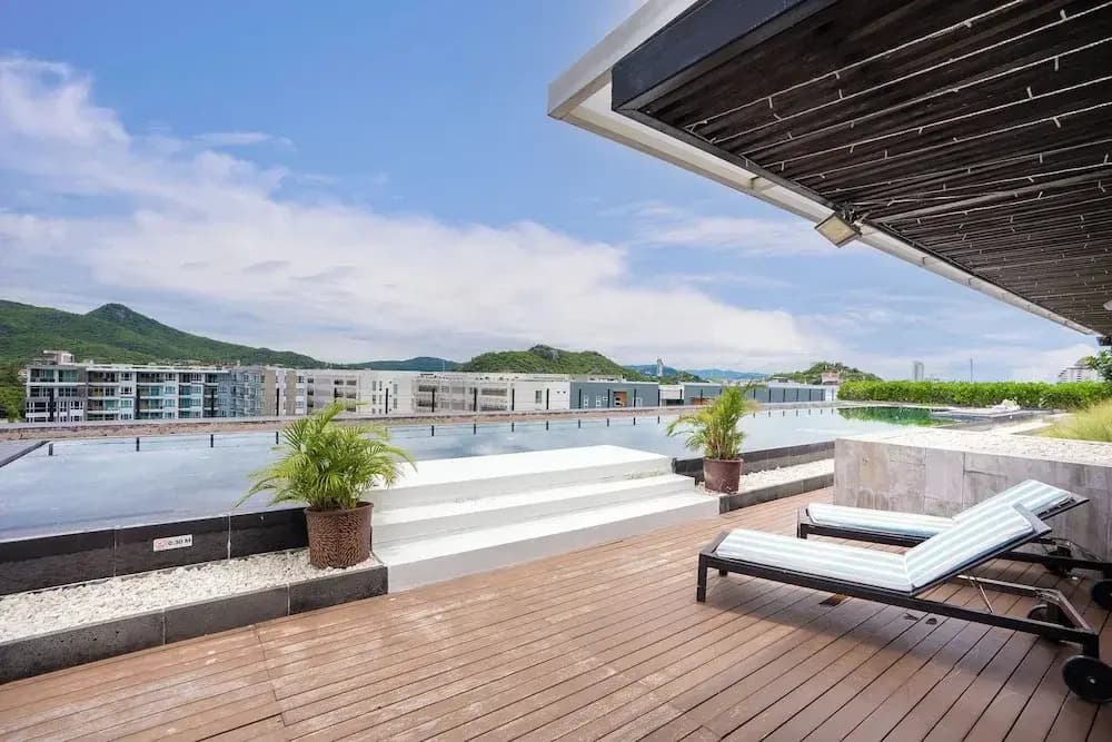 Beachside Chic Coastal Hideaway - photo 13