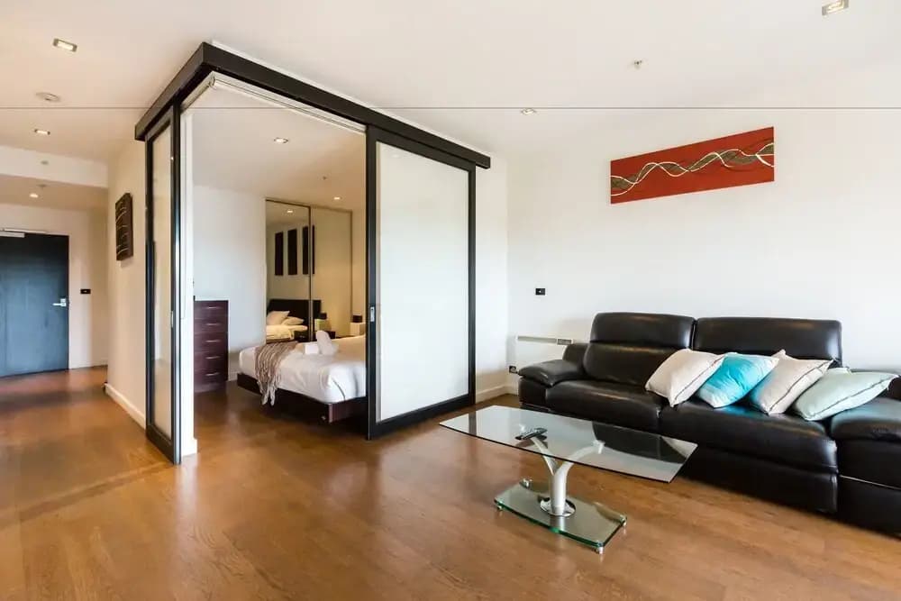 CLEO, 1BDR St.Kilda Apartment - photo 3