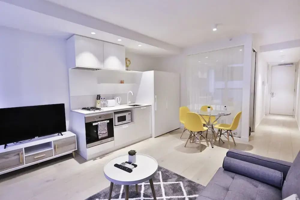 South Yarra Claremont Apartment - photo 14