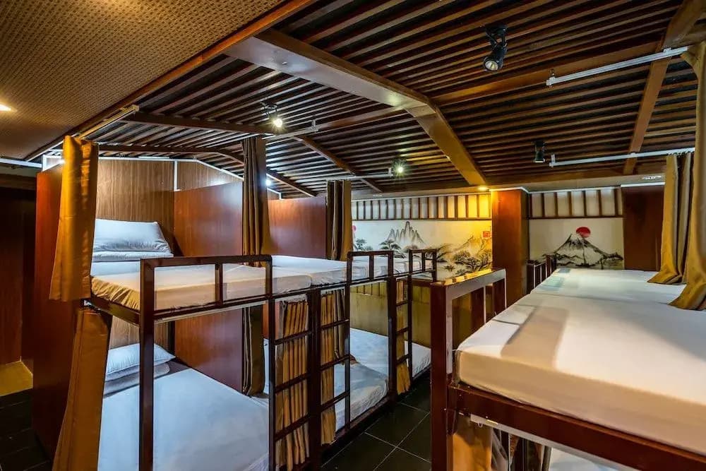 SG Capsule Hostel - photo 17