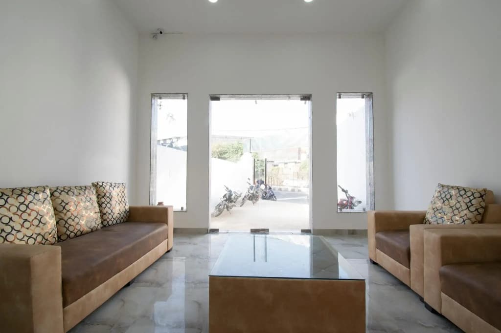OYO 17389 Prince Palace - photo 5