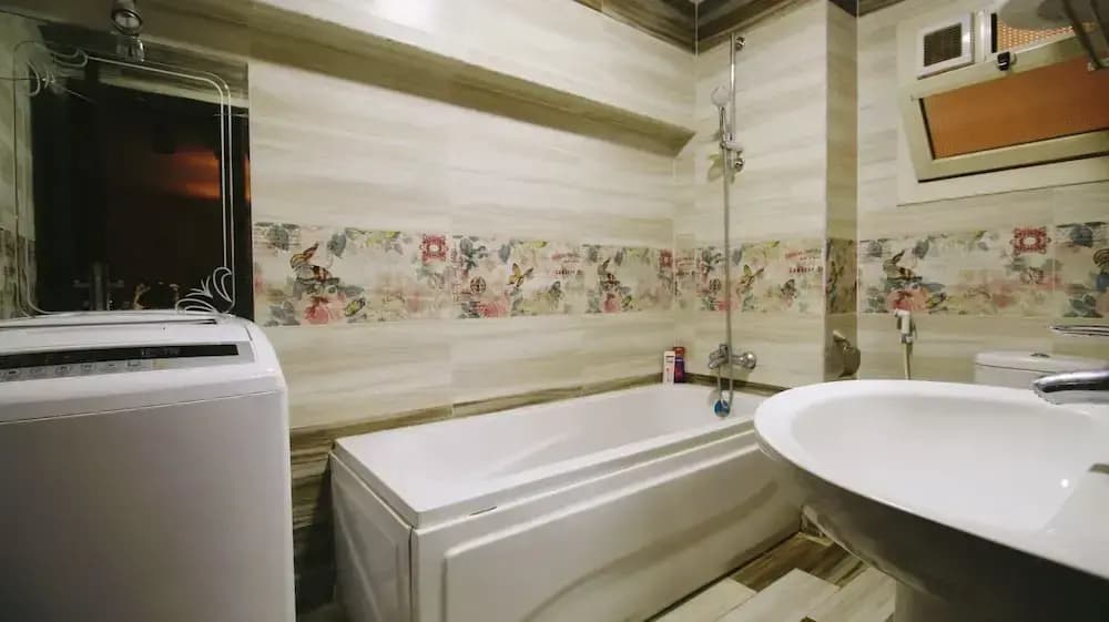 Golden Charming 3-bed Apartment in Cairo - photo 28
