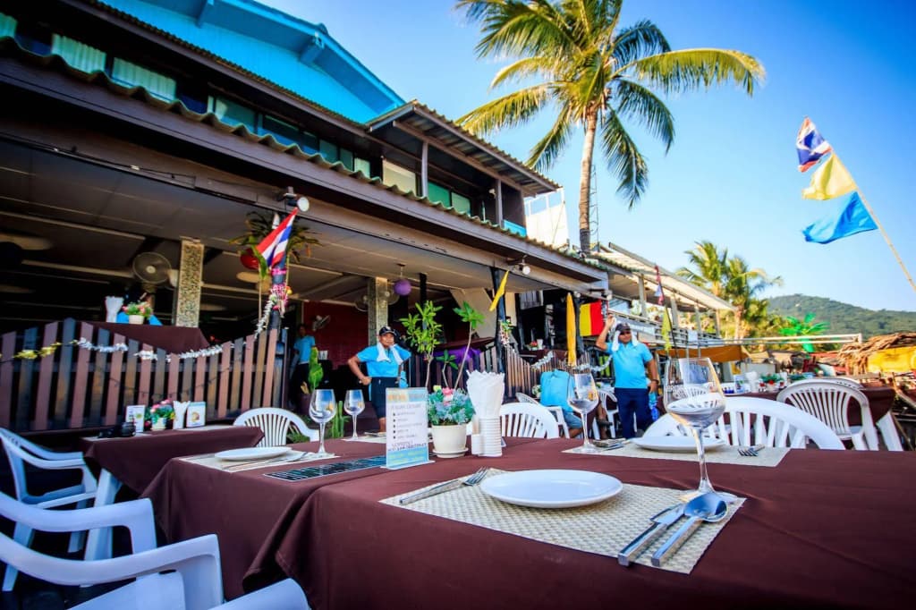 Trash and Glam Beach Lounge - photo 22