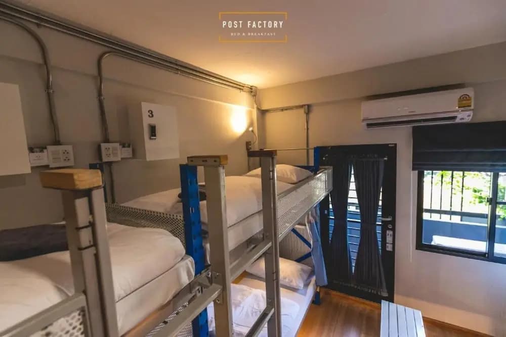 Post Factory Bed & Breakfast Sathorn Hostel - Adults Only - photo 2