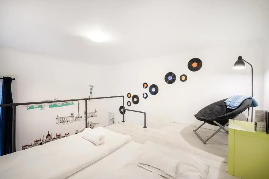 BpR Vinyl Style Studio Home with A/C - photo 13