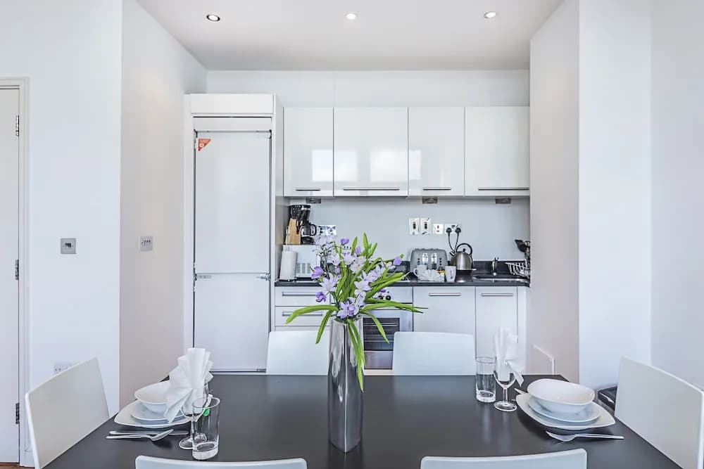 Splendid 3 Bedroom Apartment Kings Cross - photo 12