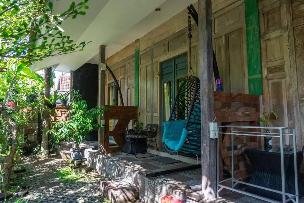 Vande Guest House - photo 11