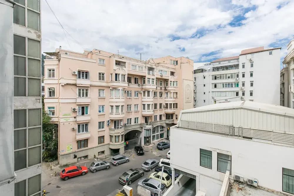Freedom Square Apartment With View - main photo