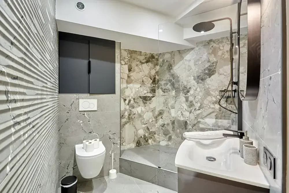 Modern Parisian Apartment Center of Paris - photo 8