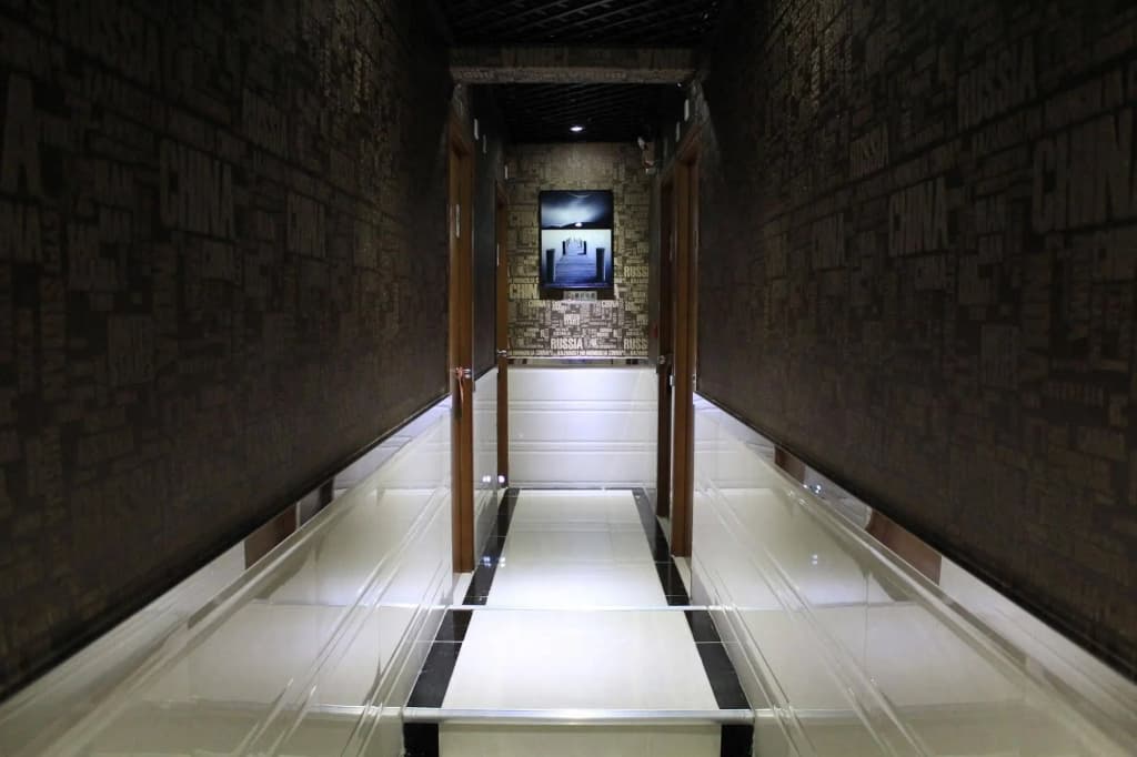 Temple Street Hotel - photo 12