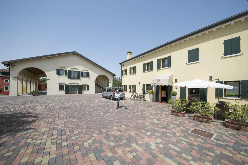 Hotel Venice Resort Airport - photo 19