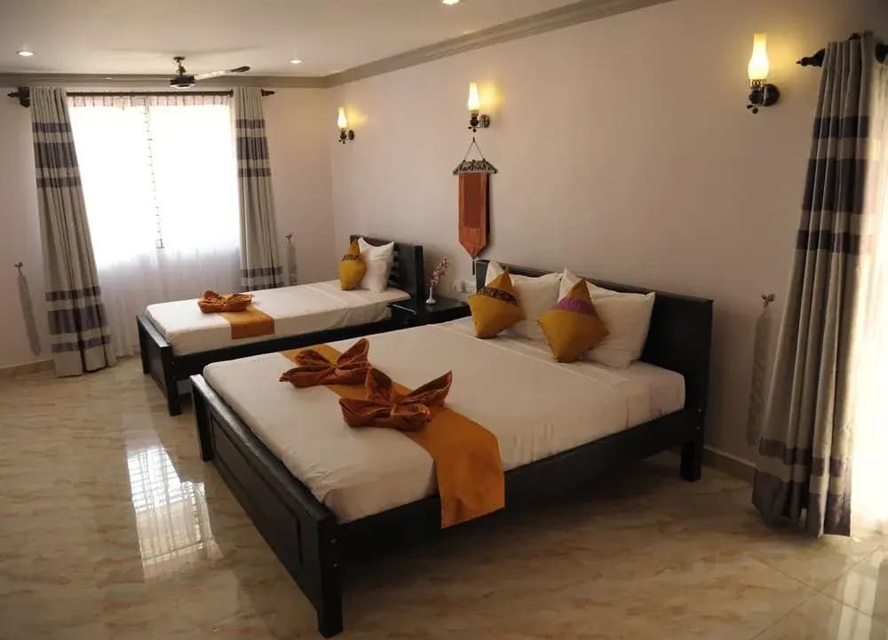 Lotus Central Boutique - photo 4